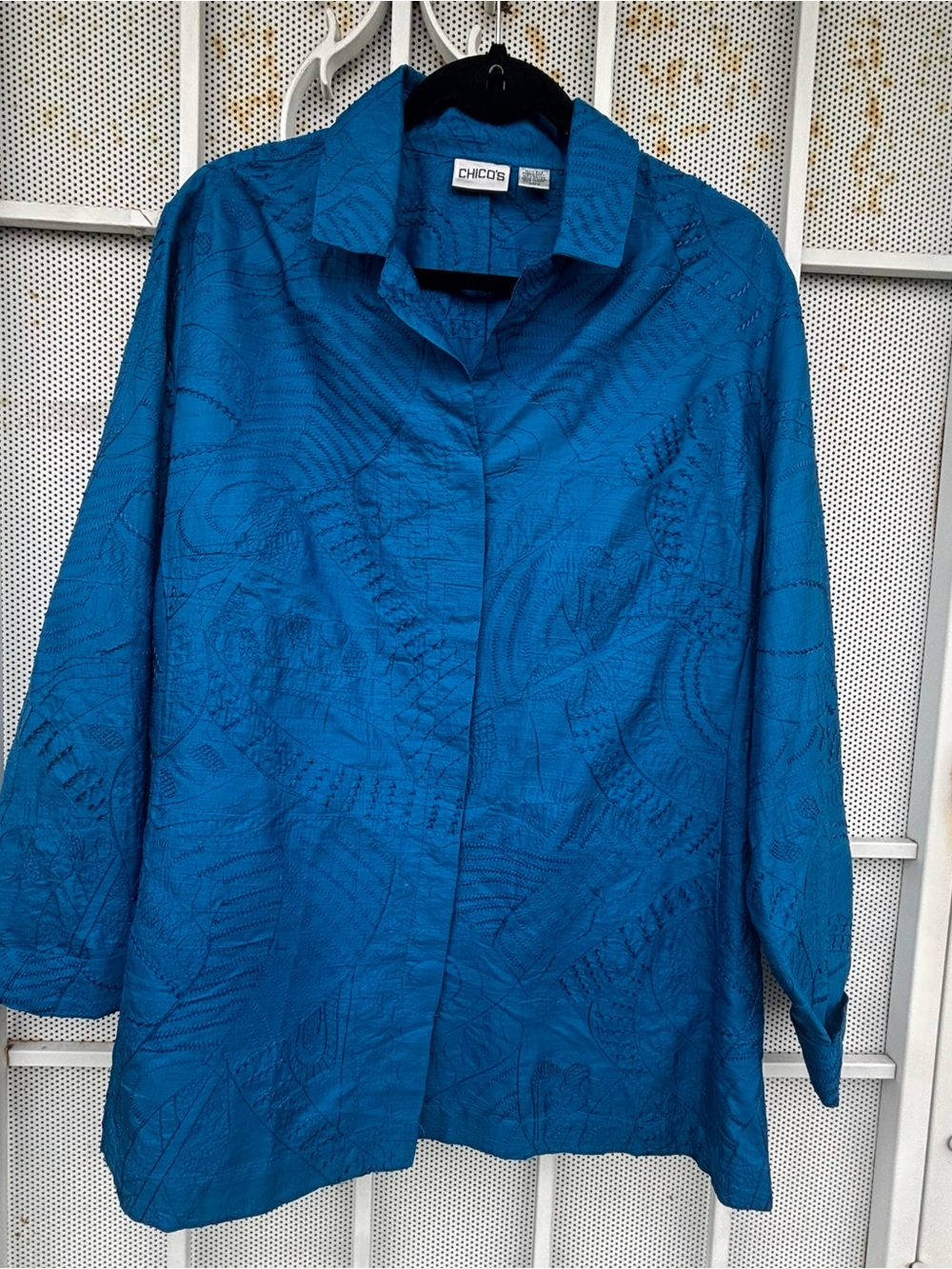 Chico's Chic Silk Shirt. Vivid Blue. Size 2 /M-L. GORGEOUS Embroidery